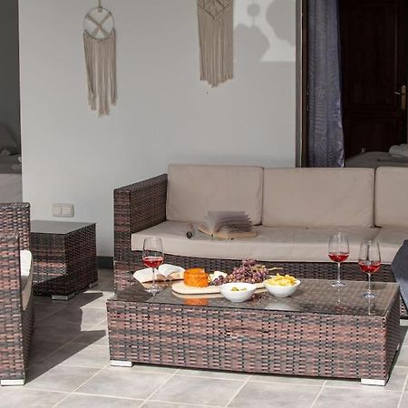 Casa Marlay Spacious, Heated Pool, Bbq & Fast Wi-Fi Only 15 Minutes Walk To Town Playa Blanca  Buitenkant foto