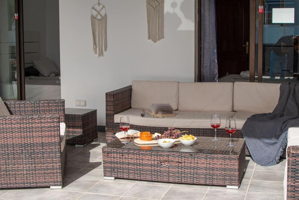 Casa Marlay Spacious, Heated Pool, Bbq & Fast Wi-Fi Only 15 Minutes Walk To Town Playa Blanca  Buitenkant foto