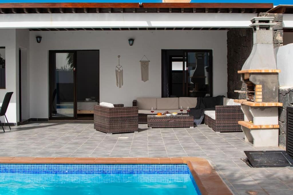 Casa Marlay Spacious, Heated Pool, Bbq & Fast Wi-Fi Only 15 Minutes Walk To Town Playa Blanca  Buitenkant foto