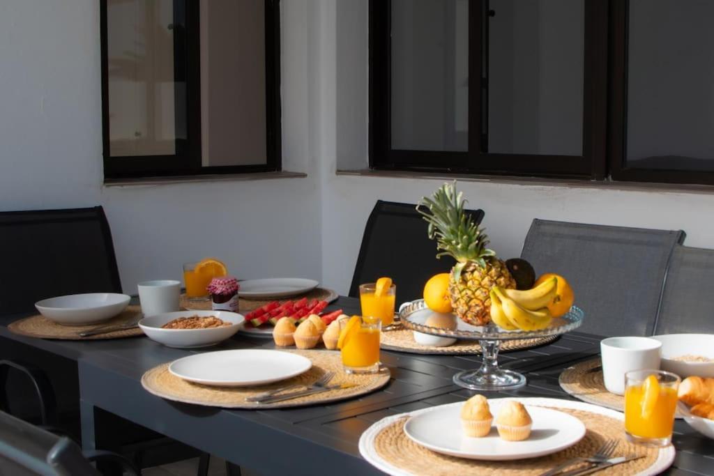 Casa Marlay Spacious, Heated Pool, Bbq & Fast Wi-Fi Only 15 Minutes Walk To Town Playa Blanca  Buitenkant foto