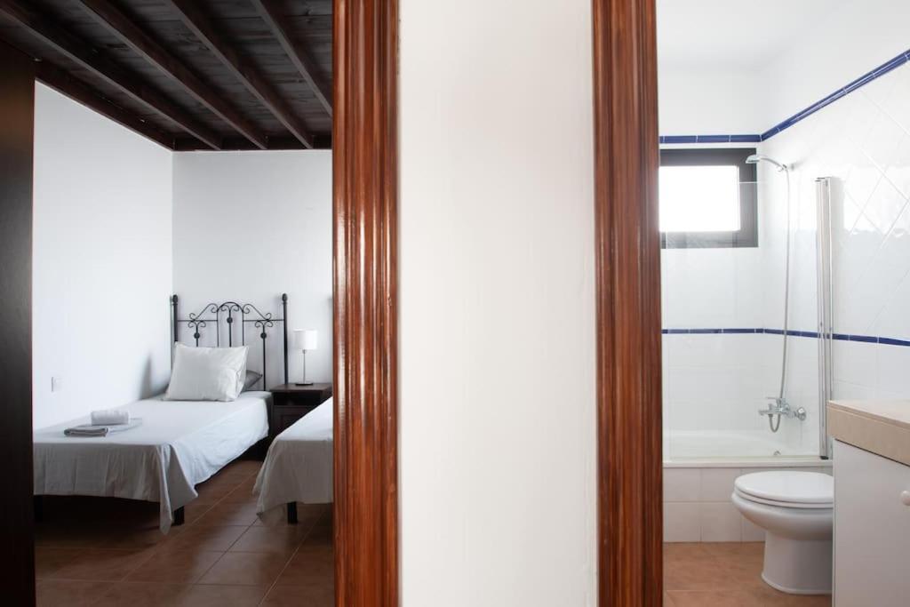 Casa Marlay Spacious, Heated Pool, Bbq & Fast Wi-Fi Only 15 Minutes Walk To Town Playa Blanca  Buitenkant foto