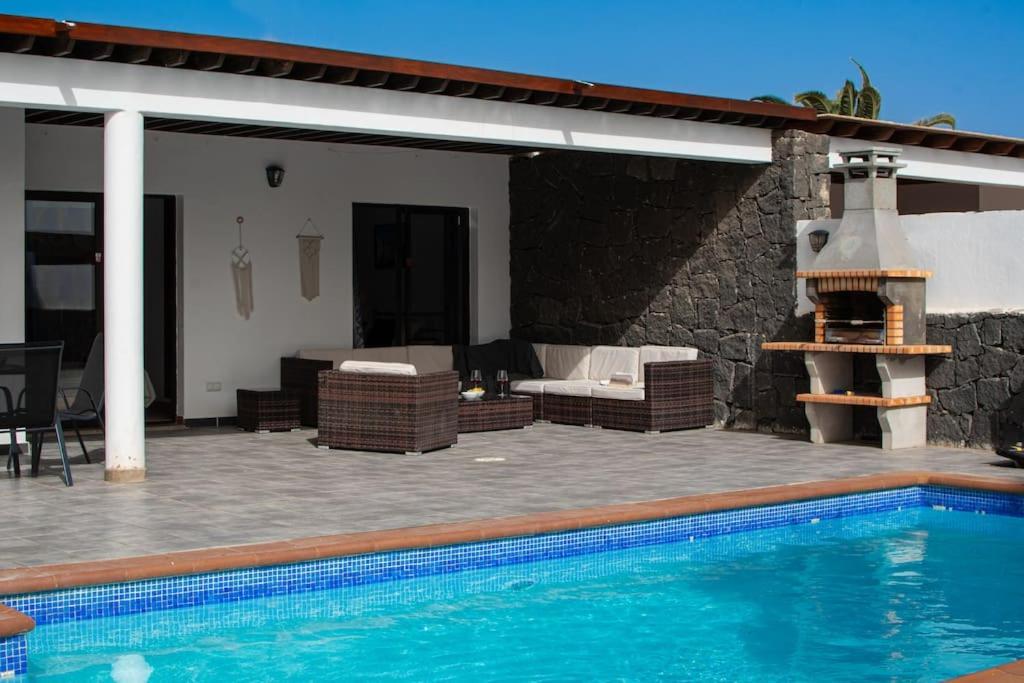 Casa Marlay Spacious, Heated Pool, Bbq & Fast Wi-Fi Only 15 Minutes Walk To Town Playa Blanca  Buitenkant foto