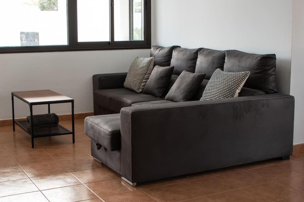 Casa Marlay Spacious, Heated Pool, Bbq & Fast Wi-Fi Only 15 Minutes Walk To Town Playa Blanca  Buitenkant foto