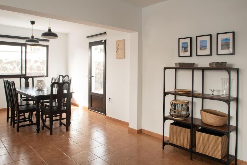 Casa Marlay Spacious, Heated Pool, Bbq & Fast Wi-Fi Only 15 Minutes Walk To Town Playa Blanca  Buitenkant foto