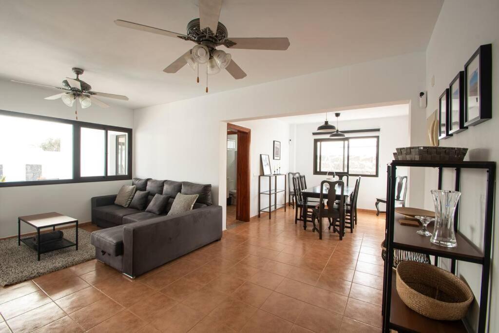 Casa Marlay Spacious, Heated Pool, Bbq & Fast Wi-Fi Only 15 Minutes Walk To Town Playa Blanca  Buitenkant foto