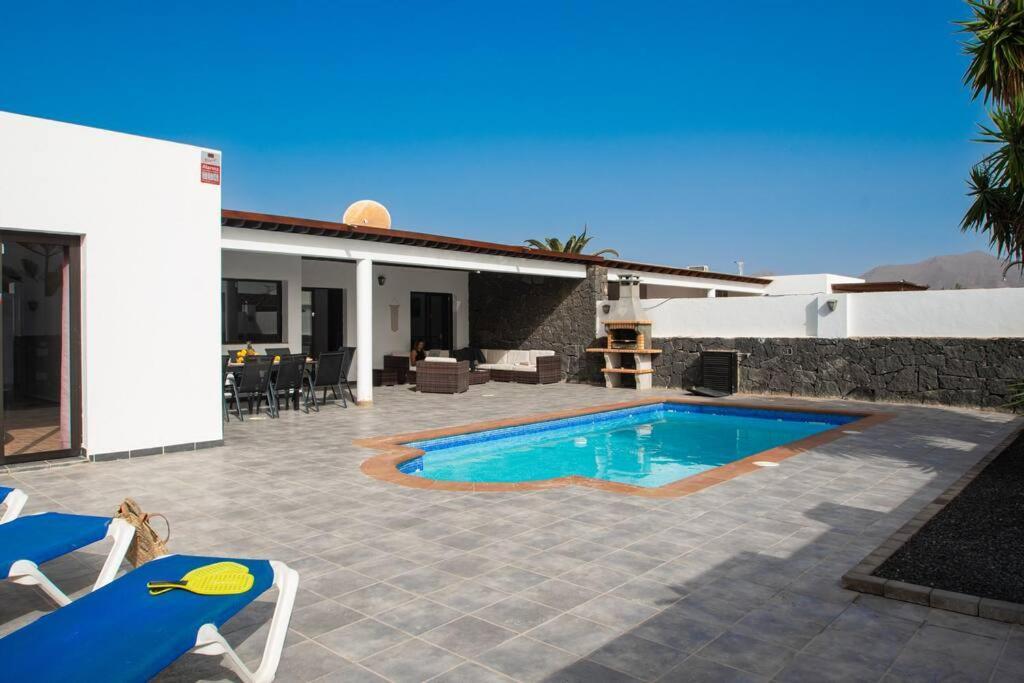 Casa Marlay Spacious, Heated Pool, Bbq & Fast Wi-Fi Only 15 Minutes Walk To Town Playa Blanca  Buitenkant foto