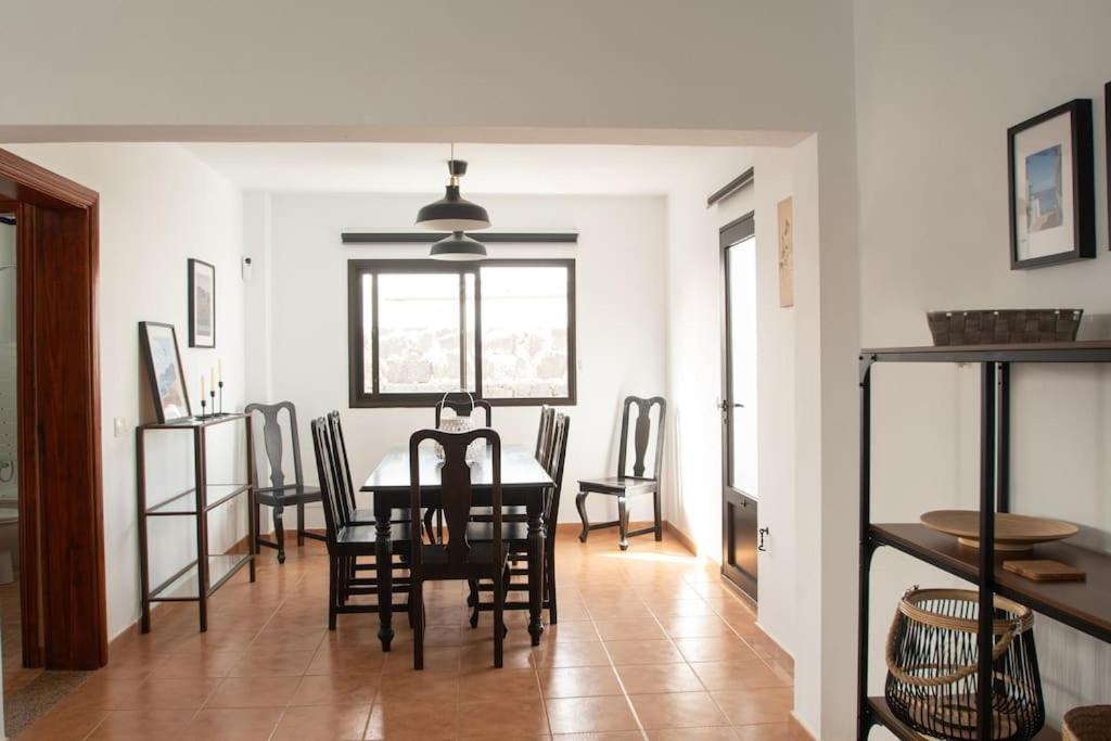 Casa Marlay Spacious, Heated Pool, Bbq & Fast Wi-Fi Only 15 Minutes Walk To Town Playa Blanca  Buitenkant foto