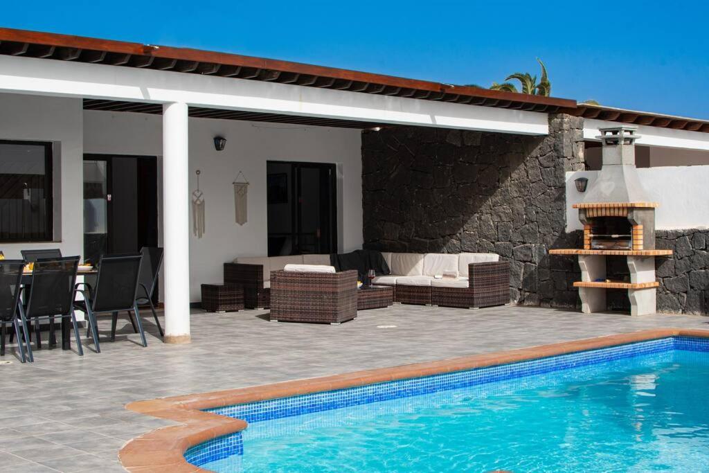 Casa Marlay Spacious, Heated Pool, Bbq & Fast Wi-Fi Only 15 Minutes Walk To Town Playa Blanca  Buitenkant foto