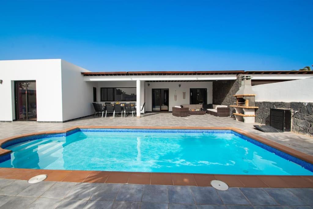 Casa Marlay Spacious, Heated Pool, Bbq & Fast Wi-Fi Only 15 Minutes Walk To Town Playa Blanca  Buitenkant foto